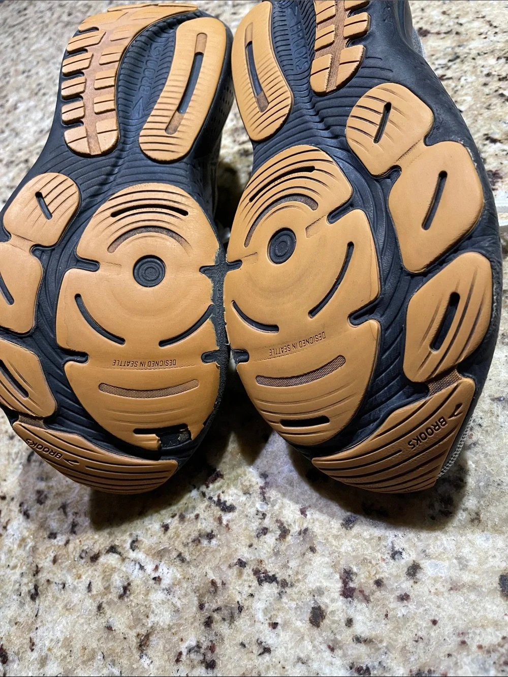 Brooks Glycerin 21 Running Sneakers with Tan Accents